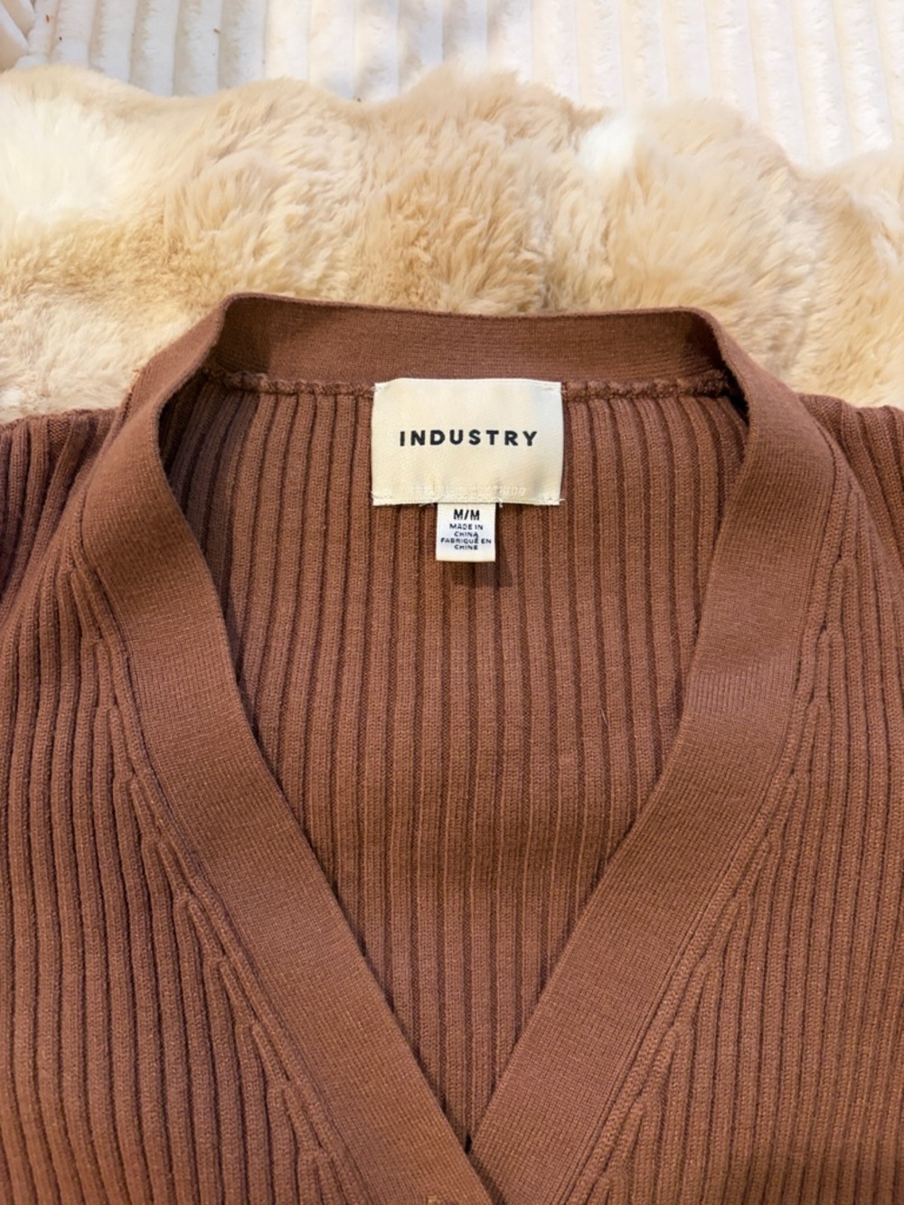 INDUSTRY Brown Ribbed Puff-Sleeve Cardigan size medium - Picture 2 of 6